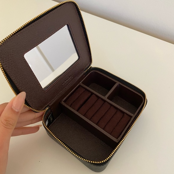 COACH LEATHER JEWELRY BOX - Picture 4 of 4